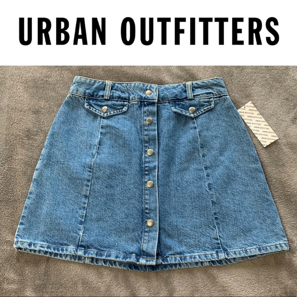 ✨BNWT✨ Urban Outfitters BDG Button Denim Skirt